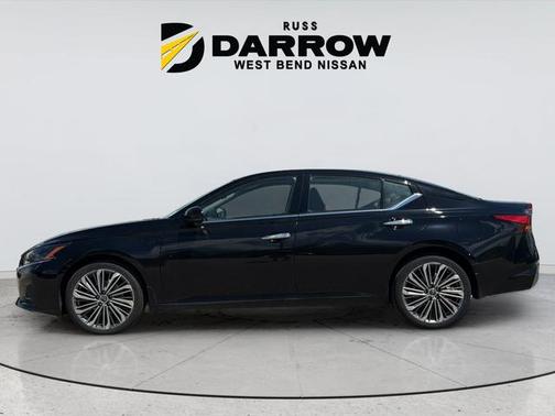 Super Black Clearcoat 2023 Nissan Altima 2.5 SL