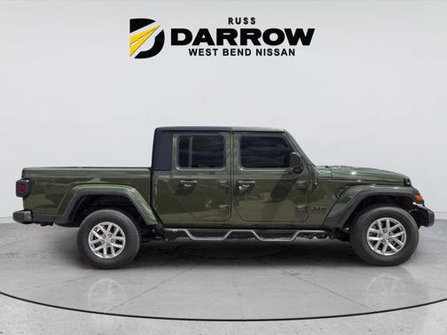 Sarge Green Clearcoat 2023 Jeep Gladiator Sport S