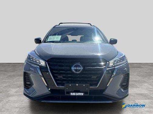 Boulder Gray Pearl 2024 Nissan Kicks SR