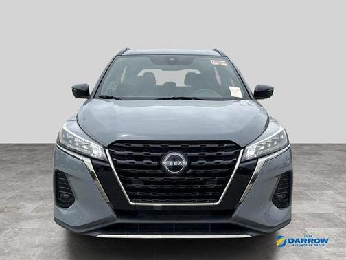 Boulder Gray Pearl 2023 Nissan Kicks SR