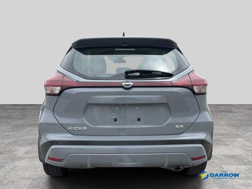 Boulder Gray Pearl 2023 Nissan Kicks SR