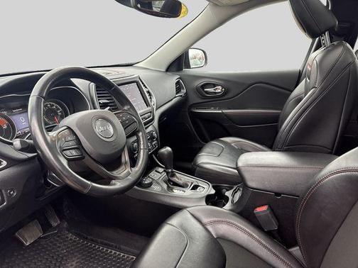 Spitfire Orange Clearcoat 2021 Jeep Cherokee Trailhawk