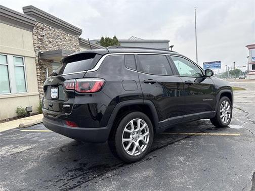 2022 Jeep Compass Latitude Lux