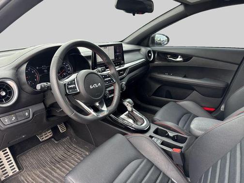 Snow White Pearl 2023 Kia Forte GT