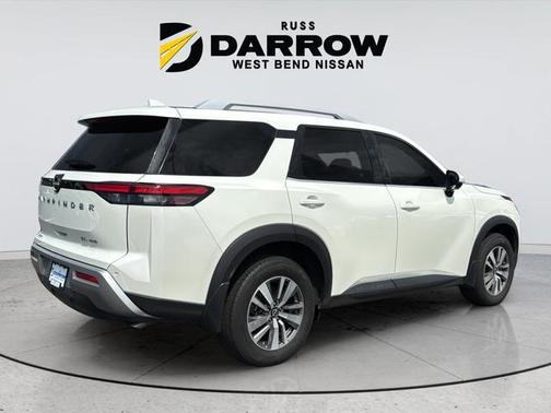 Pearl White Tricoat 2023 Nissan Pathfinder SL 4WD