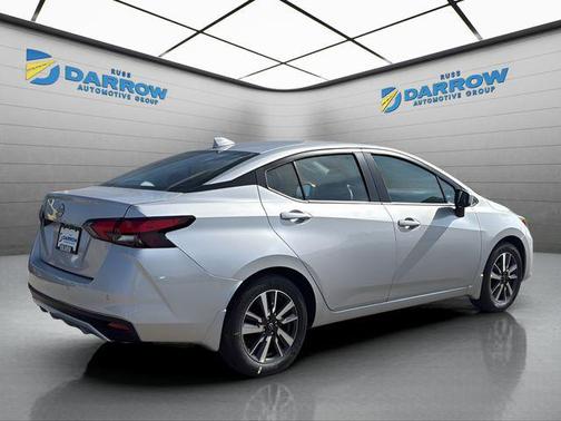 Brilliant Silver Metallic 2025 Nissan Versa 1.6 SV