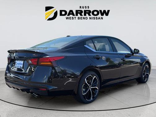 Super Black Clearcoat 2026 Nissan Altima SR FWD