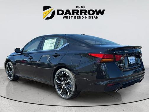 Super Black Clearcoat 2026 Nissan Altima SR FWD