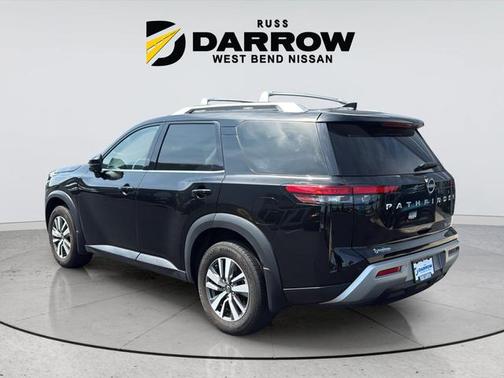 Super Black 2023 Nissan Pathfinder SL 4WD