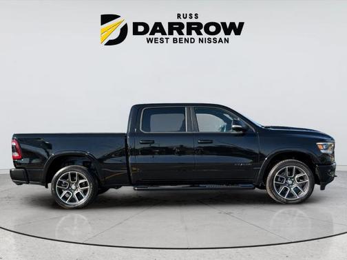 Diamond Black Crystal Pearlcoat 2019 RAM 1500 Laramie