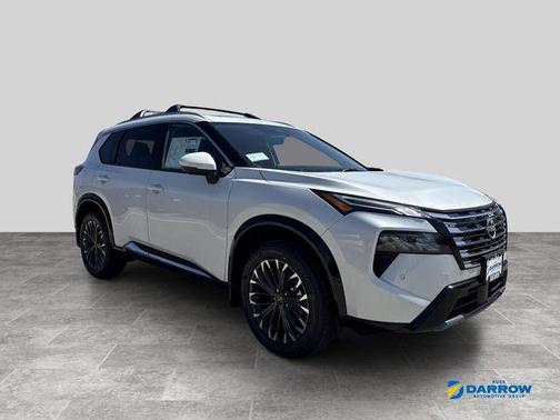 Everest White Pearl Tricoat 2026 Nissan Rogue Platinum