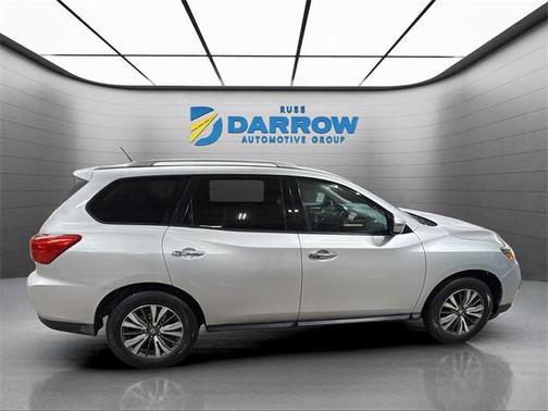 2017 Nissan Pathfinder SV