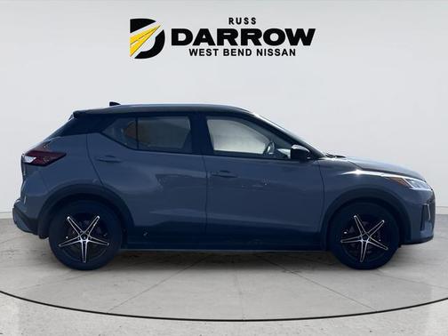 Gray/Super Black 2023 Nissan Kicks SV