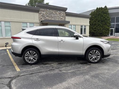 2022 Toyota Venza XLE