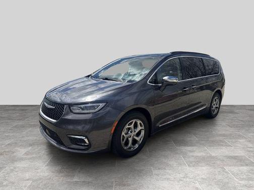 Granite Crystal Metallic Clearcoat 2022 Chrysler Pacifica Limited