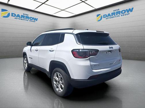 Bright White Clearcoat 2025 Jeep Compass Latitude