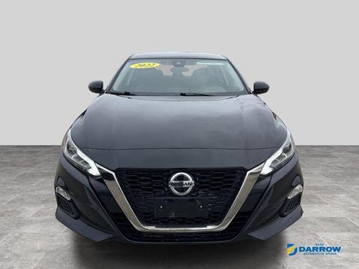 Super Black Clearcoat 2022 Nissan Altima SR FWD