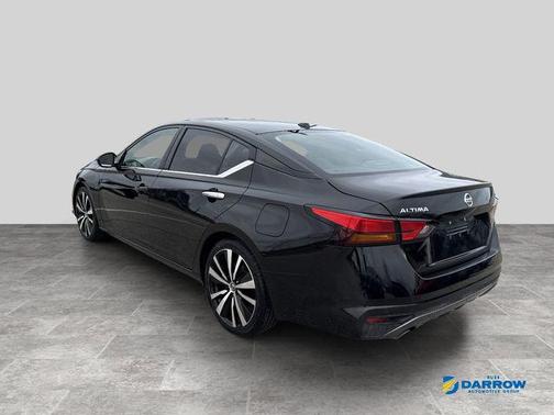 Super Black Clearcoat 2022 Nissan Altima SR FWD