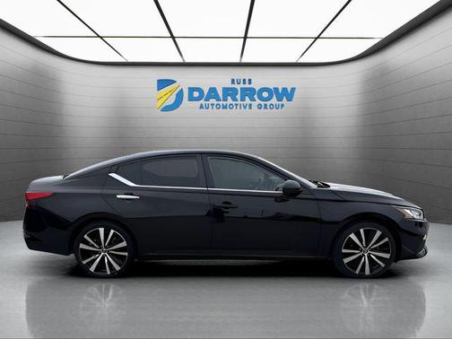 Super Black Clearcoat 2022 Nissan Altima SR FWD