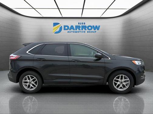 Forged Green Metallic 2022 Ford Edge SEL