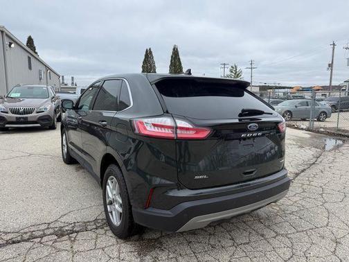 Forged Green Metallic 2022 Ford Edge SEL