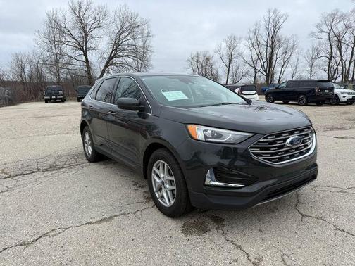 Forged Green Metallic 2022 Ford Edge SEL