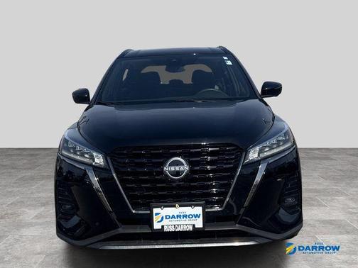 Super Black 2023 Nissan Kicks SR