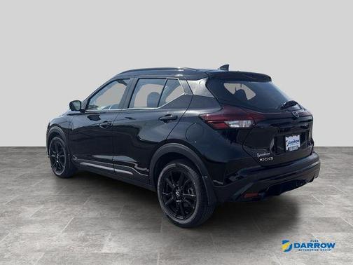 Super Black 2023 Nissan Kicks SR