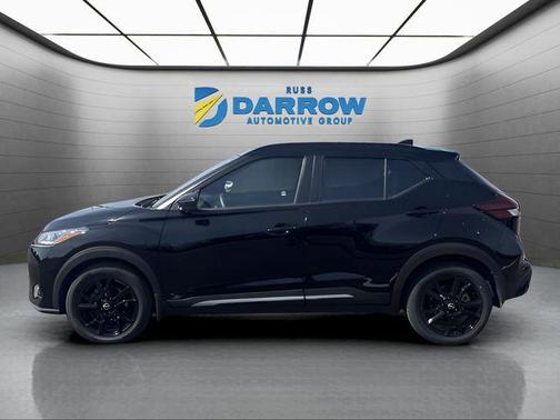 Super Black 2023 Nissan Kicks SR