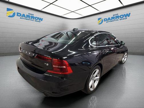 2018 Volvo S90 T5 Momentum