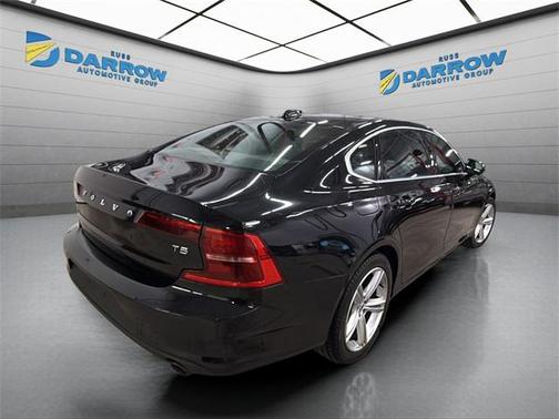 2018 Volvo S90 T5 Momentum