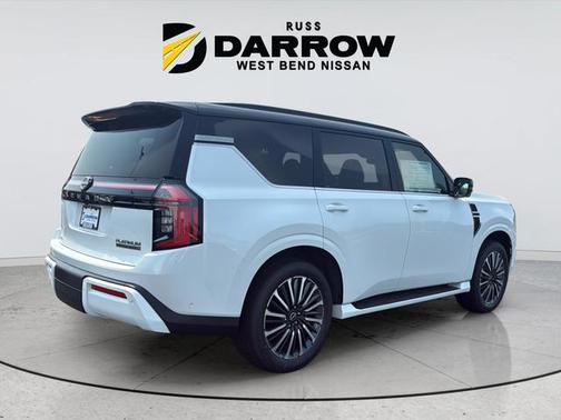 Everest White Pearl Tricoat/Super Black 2026 Nissan Armada Platinum Reserve