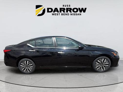 Super Black Clearcoat 2024 Nissan Altima 2.5 SV