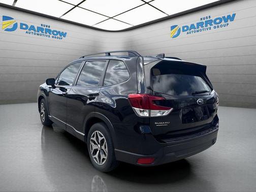Crystal Black Silica 2021 Subaru Forester Premium