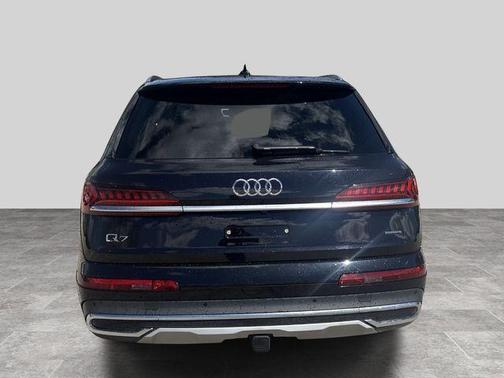 Orca Black Metallic 2020 Audi Q7 55 Premium Plus