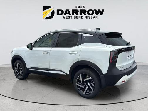 Aspen White/Super Black 2026 Nissan Kicks SV