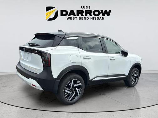 Aspen White/Super Black 2026 Nissan Kicks SV