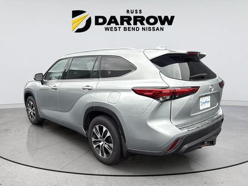 Celestial Silver Metallic 2022 Toyota Highlander XLE