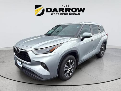 Celestial Silver Metallic 2022 Toyota Highlander XLE