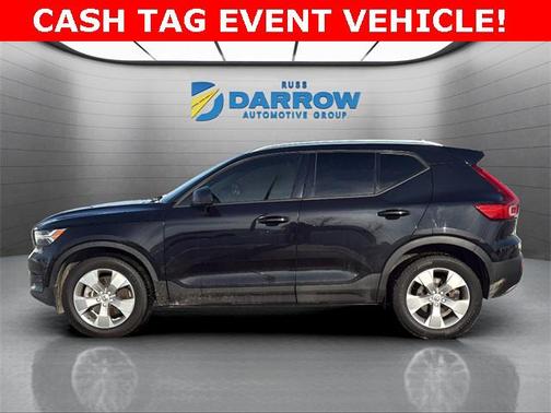 2022 Volvo XC40 T5 Momentum