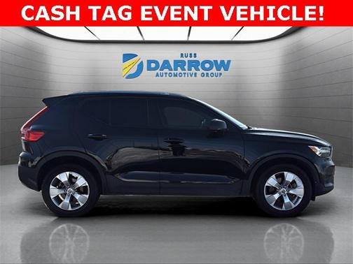 2022 Volvo XC40 T5 Momentum