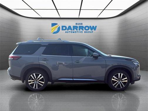 2025 Nissan Pathfinder Platinum 4WD
