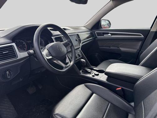 Deep Black 2021 Volkswagen Atlas 3.6L SE w/Technology