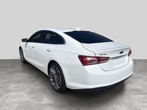 Summit White 2021 Chevrolet Malibu FWD LT