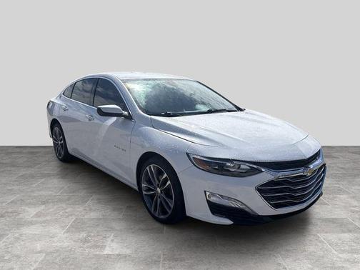 Summit White 2021 Chevrolet Malibu FWD LT