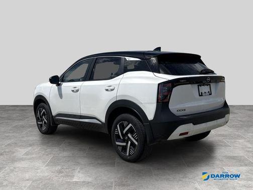Aspen White Tricoat/Super Black 2025 Nissan Kicks SV