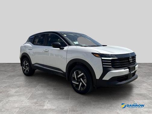 Aspen White Tricoat/Super Black 2025 Nissan Kicks SV
