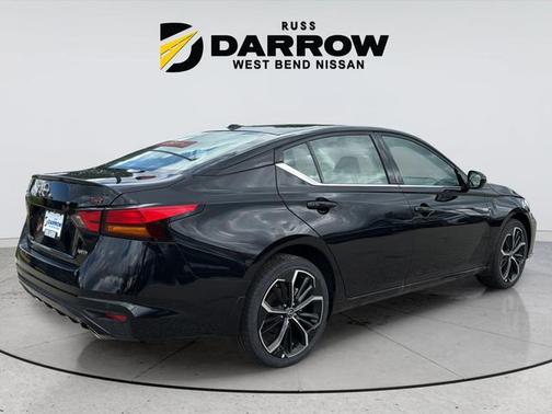 Super Black Clearcoat 2026 Nissan Altima SR AWD