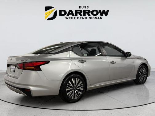 Brilliant Silver Metallic 2024 Nissan Altima 2.5 SV