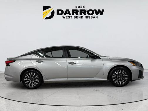 Brilliant Silver Metallic 2024 Nissan Altima 2.5 SV